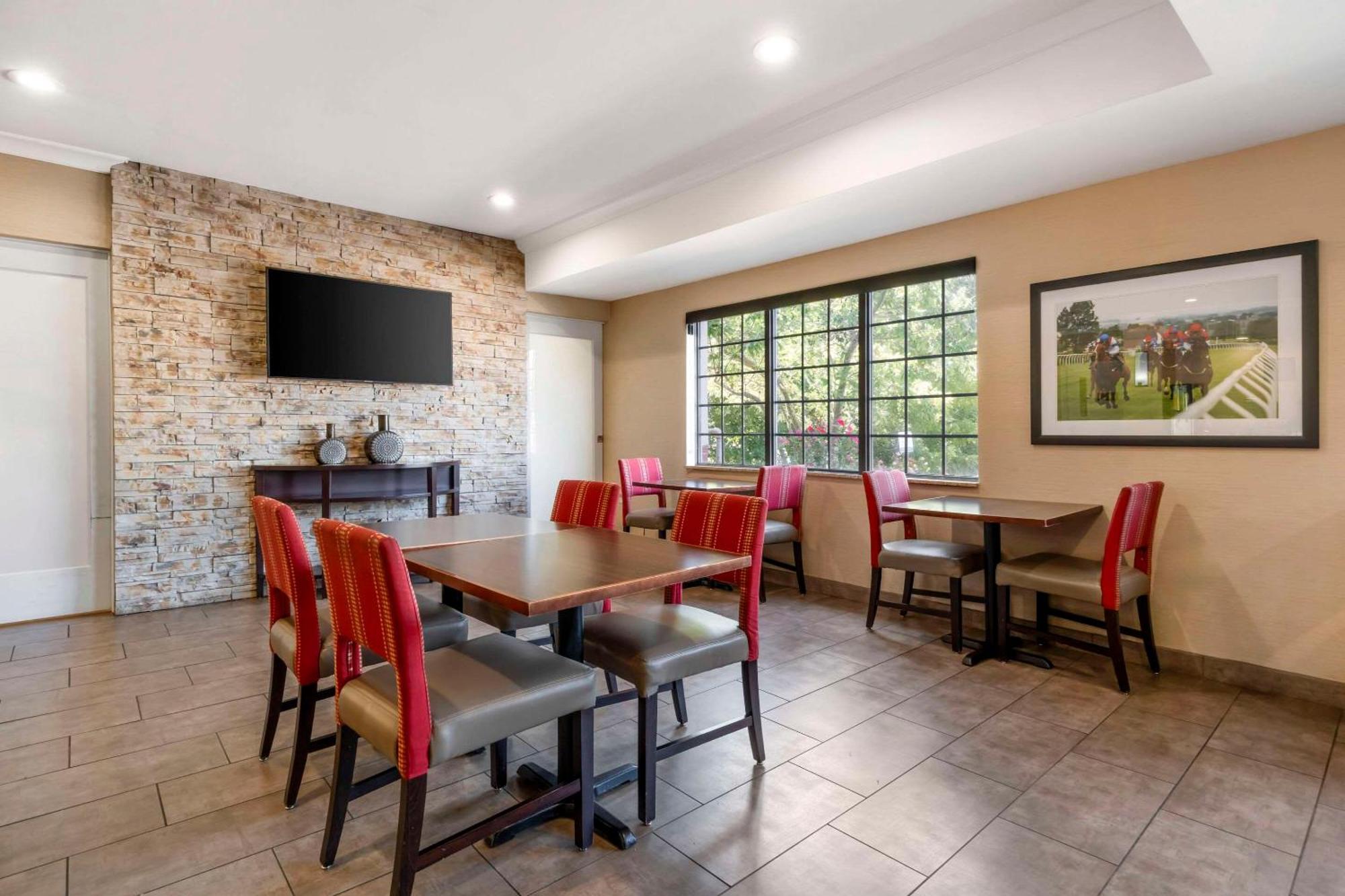Comfort Suites Elizabethtown Ngoại thất bức ảnh